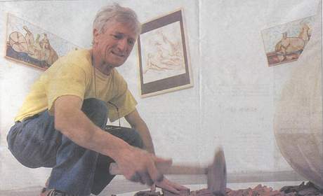 Avec Ren Vidal, on voyage  Pompi. Des oeuvres qui ont t cres  la mesure des vastes espaces offerts par les anciens abattoirs.